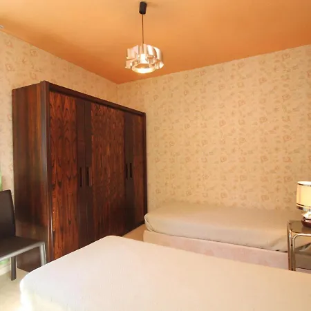 Apartmán T2 Avec Balcon Et Parking Privatif Au Mont-dore - Fr-1-608-212 *
