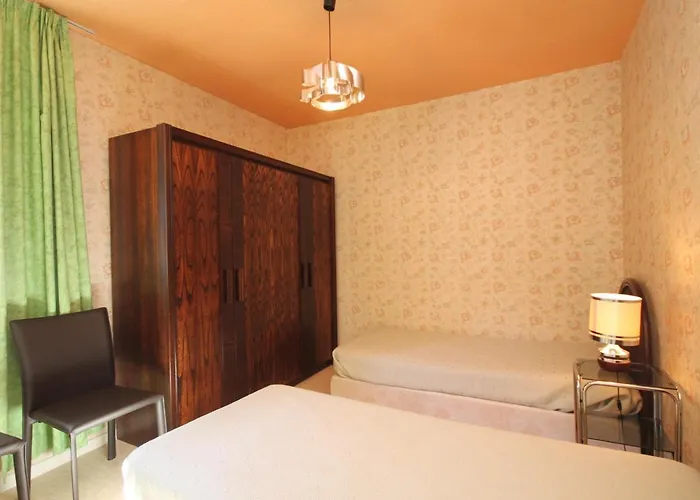 Apartment T2 Avec Balcon Et Parking Privatif Au Mont-dore - Fr-1-608-212 *